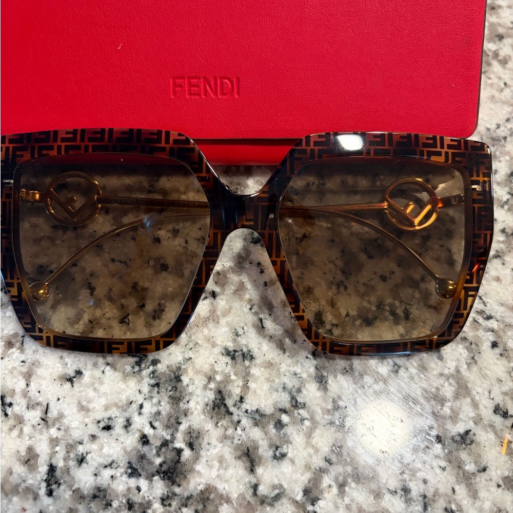 Fendi Women's Brown Patterned Sunglasses